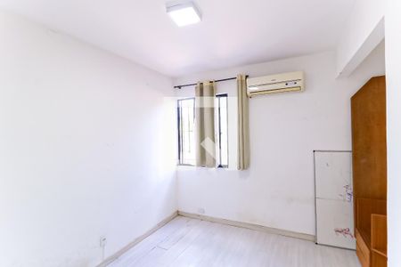 Quarto 1 de apartamento para alugar com 2 quartos, 61m² em Del Castilho, Rio de Janeiro