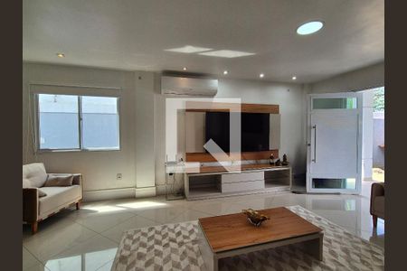 Sala de casa de condomínio à venda com 5 quartos, 630m² em Vargem Pequena, Rio de Janeiro