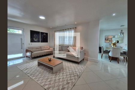 Sala de casa de condomínio à venda com 5 quartos, 630m² em Vargem Pequena, Rio de Janeiro