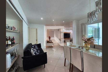 Sala de casa de condomínio à venda com 5 quartos, 630m² em Vargem Pequena, Rio de Janeiro