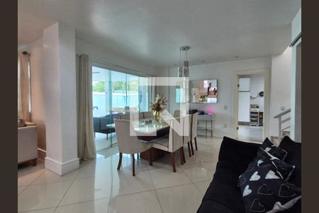 Sala de casa de condomínio à venda com 5 quartos, 630m² em Vargem Pequena, Rio de Janeiro