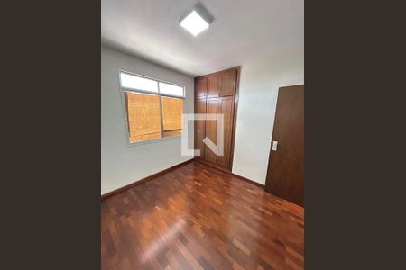 Quarto de apartamento para alugar com 3 quartos, 120m² em Coração Eucarístico, Belo Horizonte