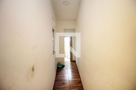 Corredor de apartamento para alugar com 1 quarto, 46m² em Penha, Rio de Janeiro