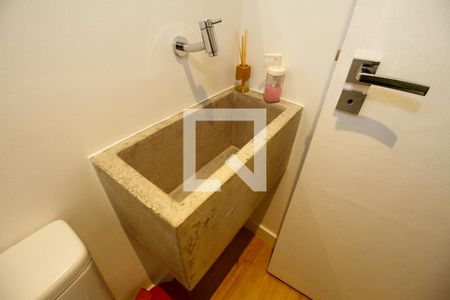 Lavabo de apartamento para alugar com 2 quartos, 65m² em Pinheiros, São Paulo