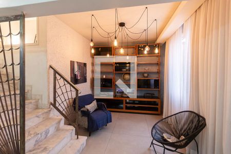 Sala de casa à venda com 4 quartos, 150m² em Tijuca, Rio de Janeiro