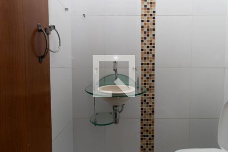 Lavabo de casa para alugar com 3 quartos, 170m² em Horto Florestal, São Paulo