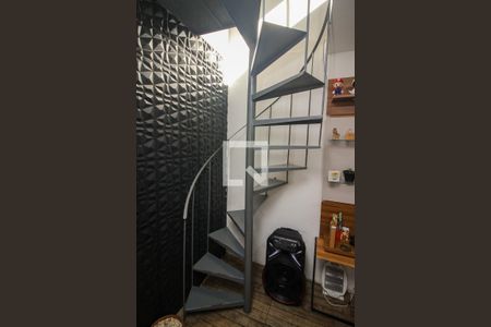 Escada de casa de condomínio à venda com 3 quartos, 96m² em Coronel Aparicio Borges, Porto Alegre