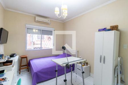 Quarto 1 de casa à venda com 4 quartos, 241m² em Medianeira, Porto Alegre