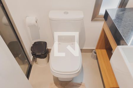 Banheiro de kitnet/studio para alugar com 1 quarto, 20m² em Cerqueira César, São Paulo