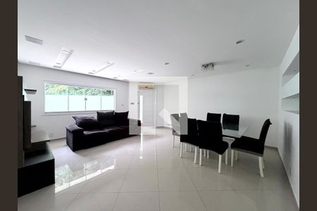 Casa à venda com 3 quartos, 289m² em Vargem Grande, Rio de Janeiro