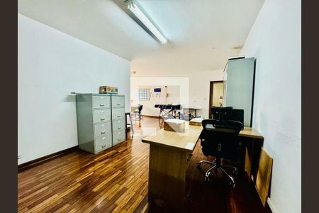 Casa à venda com 3 quartos, 401m² em Vila Mascote, São Paulo