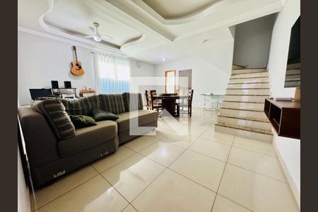 Casa à venda com 3 quartos, 180m² em Sinimbu, Belo Horizonte