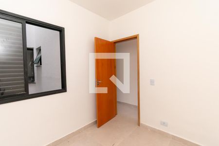 Quarto 1 de apartamento para alugar com 2 quartos, 42m² em Vila Santa Clara, São Paulo