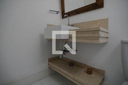 Lavabo de casa de condomínio para alugar com 2 quartos, 130m² em Vila Oliveira, Mogi das Cruzes