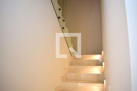 Escada de casa de condomínio para alugar com 5 quartos, 550m² em Bonfim Paulista, Ribeirão Preto