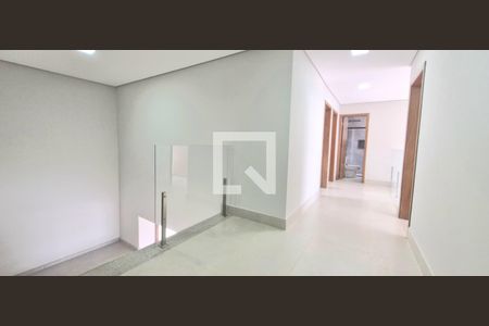 Corredor de casa à venda com 3 quartos, 285m² em Flamboyant, Lagoa Santa