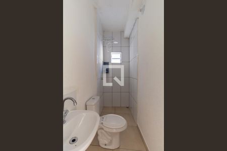 Banheiro de casa para alugar com 1 quarto, 40m² em Vila Rica, São Paulo