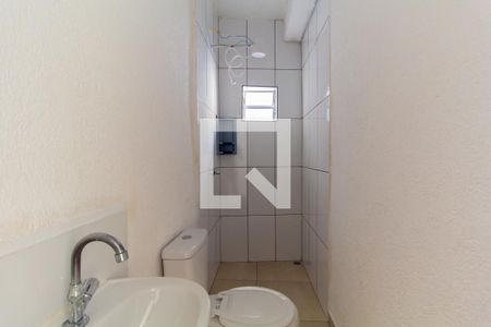 Banheiro de casa para alugar com 1 quarto, 40m² em Vila Rica, São Paulo