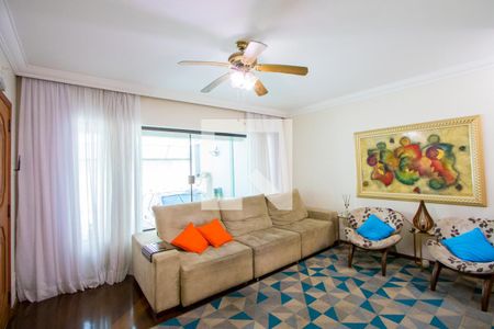 Sala da estar de casa à venda com 2 quartos, 135m² em Vila Scarpelli, Santo André