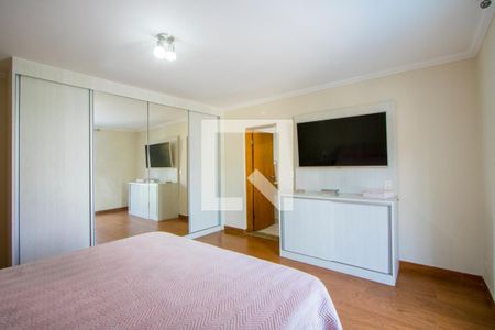 Suíte de casa à venda com 2 quartos, 135m² em Vila Scarpelli, Santo André