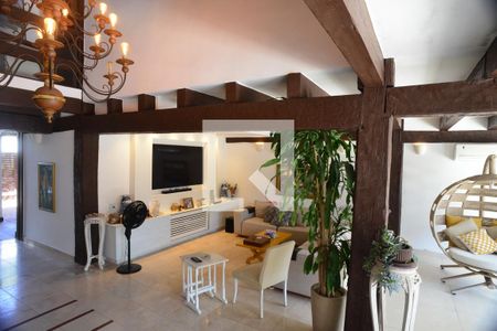 Sala de casa de condomínio à venda com 4 quartos, 675m² em Barra da Tijuca, Rio de Janeiro