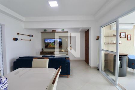 Sala de apartamento para alugar com 3 quartos, 120m² em Balneário Guarujá, Guarujá