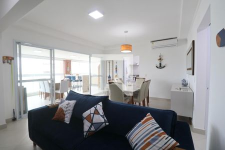 Sala de apartamento para alugar com 3 quartos, 120m² em Balneário Guarujá, Guarujá