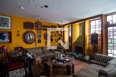 Sala de casa à venda com 3 quartos, 595m² em Caxingui, São Paulo