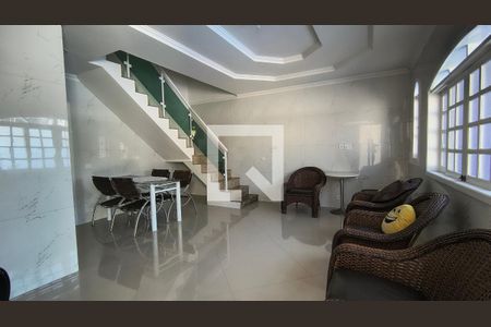 Sala de casa de condomínio à venda com 3 quartos, 231m² em Vargem Pequena, Rio de Janeiro
