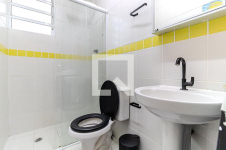 Banheiro Social de kitnet/studio para alugar com 1 quarto, 32m² em Santa Ifigênia, São Paulo