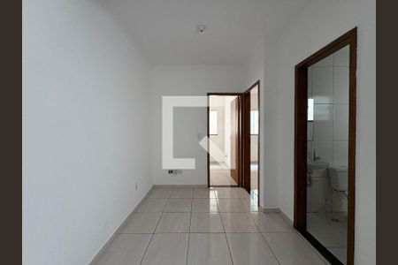Sala de casa para alugar com 2 quartos, 80m² em Parque Gerassi, Santo André