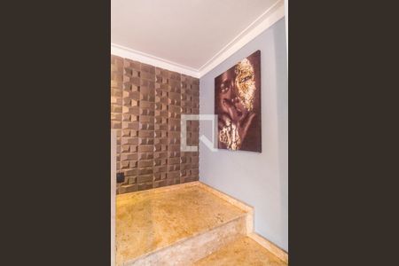 Escada de casa à venda com 4 quartos, 247m² em Residencial Seis (Alphaville), Santana de Parnaíba