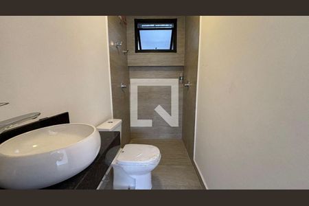 Casa à venda com 3 quartos, 160m² em Vila Bertioga, São Paulo