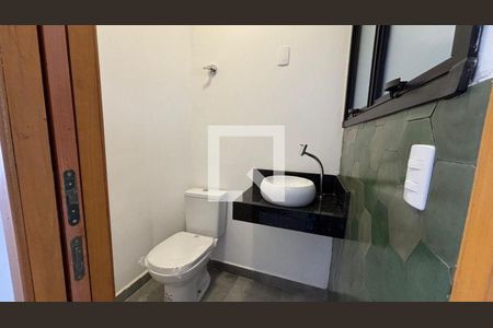 Casa à venda com 3 quartos, 160m² em Vila Bertioga, São Paulo