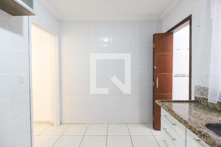 Cozinha de casa de condomínio à venda com 2 quartos, 65m² em Vila Carmosina, São Paulo