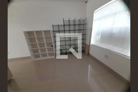 Casa à venda com 2 quartos, 180m² em Indianópolis, São Paulo