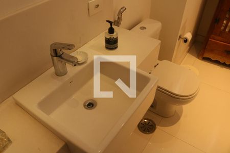 Lavabo de apartamento para alugar com 3 quartos, 130m² em Alto da Lapa, São Paulo