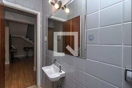 lavabo_3 de casa à venda com 3 quartos, 300m² em Vila Moinho Velho, São Paulo