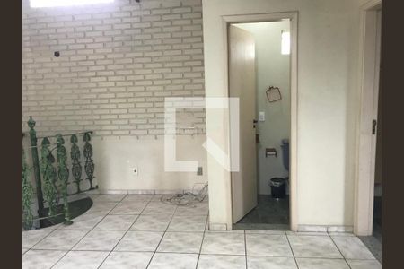 Casa à venda com 4 quartos, 191m² em Jardim Itamarati, Campinas