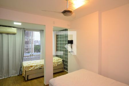 Quarto de apartamento para alugar com 2 quartos, 98m² em Barra da Tijuca, Rio de Janeiro