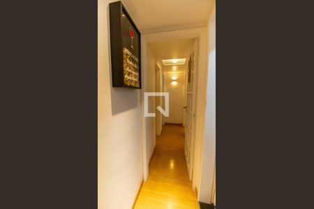 Corredor  de apartamento à venda com 3 quartos, 88m² em Icaraí, Niterói