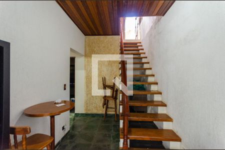 Escada de casa à venda com 3 quartos, 133m² em Jardim Peri, São Paulo