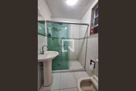 Banheiro de apartamento para alugar com 1 quarto, 70m² em Centro, Duque de Caxias