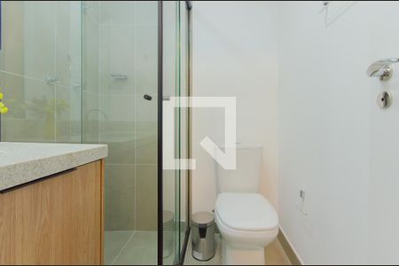 Banheiro de kitnet/studio para alugar com 1 quarto, 29m² em Liberdade, São Paulo