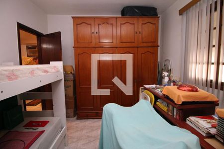 Quarto 1 de casa à venda com 3 quartos, 193m² em Brás de Pina, Rio de Janeiro