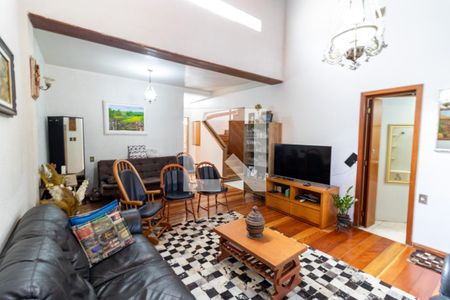 Sala de casa à venda com 3 quartos, 252m² em Nonoai, Porto Alegre