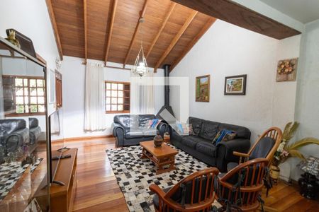 Sala de casa à venda com 3 quartos, 252m² em Nonoai, Porto Alegre
