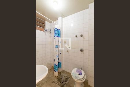 Banheiro de kitnet/studio para alugar com 1 quarto, 29m² em Vila Buarque, São Paulo