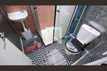 Banheiro de kitnet/studio para alugar com 1 quarto, 20m² em Vila Santa Clara, São Paulo