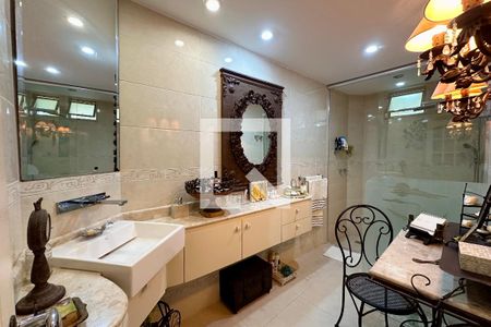 Banheiro de apartamento à venda com 1 quarto, 98m² em Flamengo, Rio de Janeiro